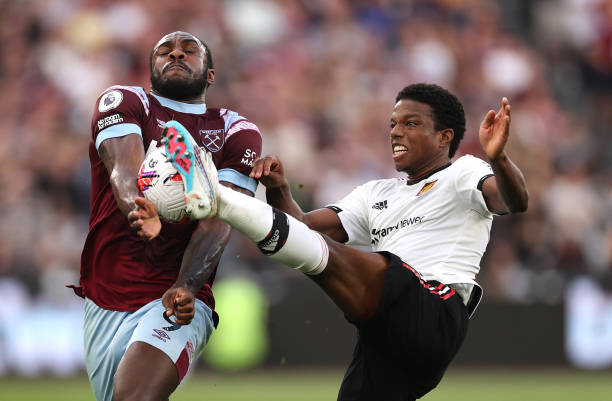 决策通常由 决策通常由